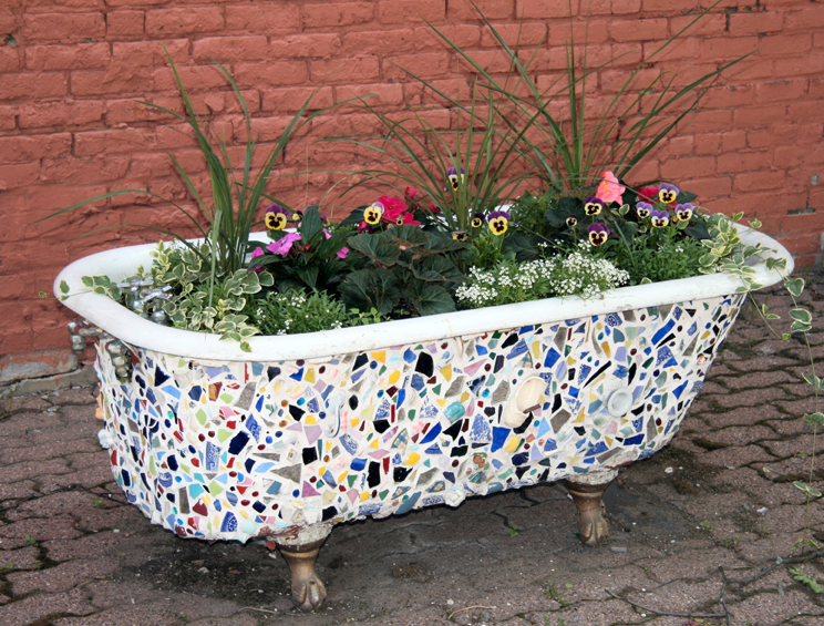 bath tub planter